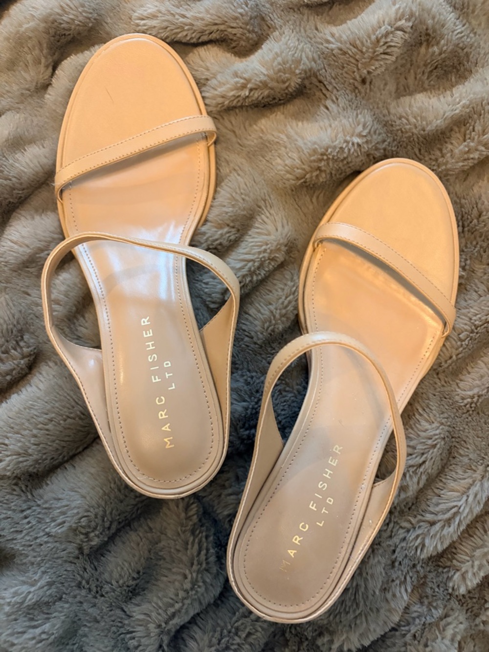 Marc Fisher Alonde Heels - Picture 2 of 5